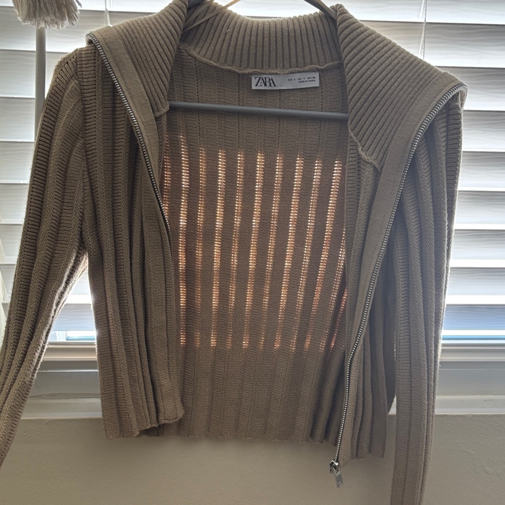 Zara Women's Beige Ribbed Cardigan